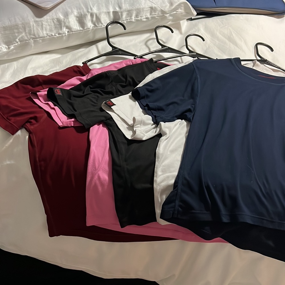 KadyLuxe size XS crop tee(s)